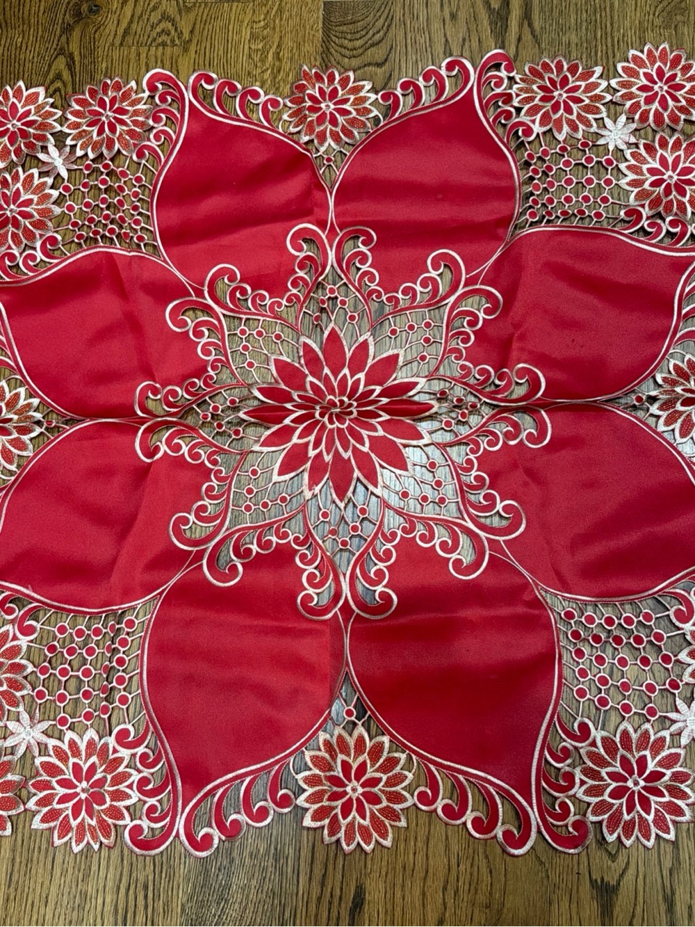 Vintage Festive Red Floral Lace Table Topper - Home Holiday